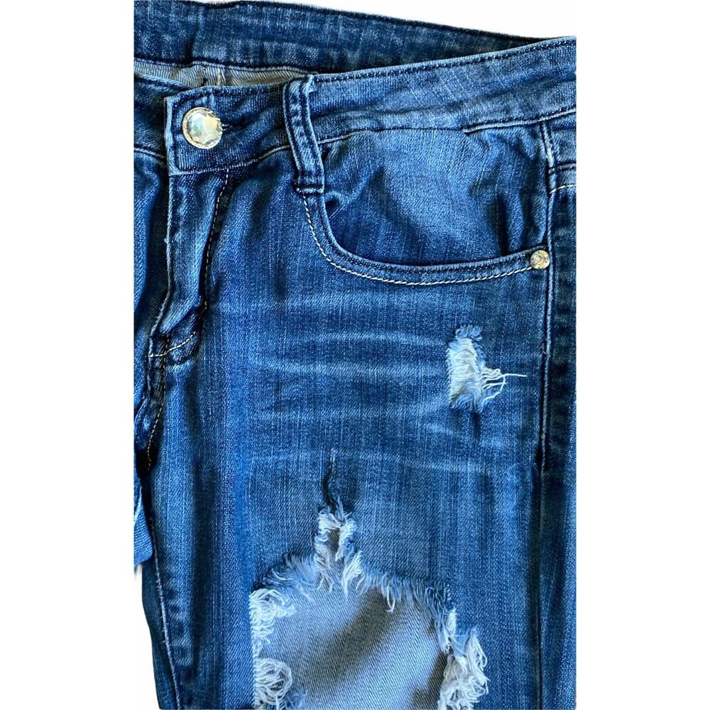Machine Nouvelle Mode Distressed Destroyed Rhinestone Jeans - Picture 2 of 8